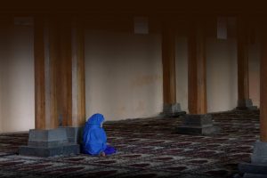 Woman praying inside Jamia Masjid, India by flowcomm on Flickr