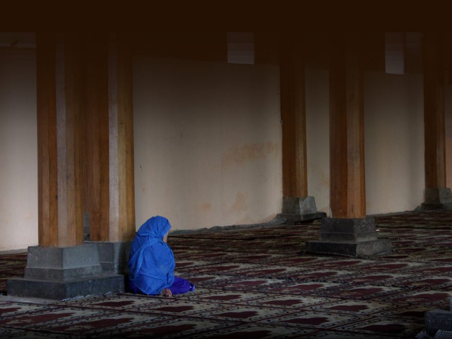 Woman praying inside Jamia Masjid, India by flowcomm on Flickr